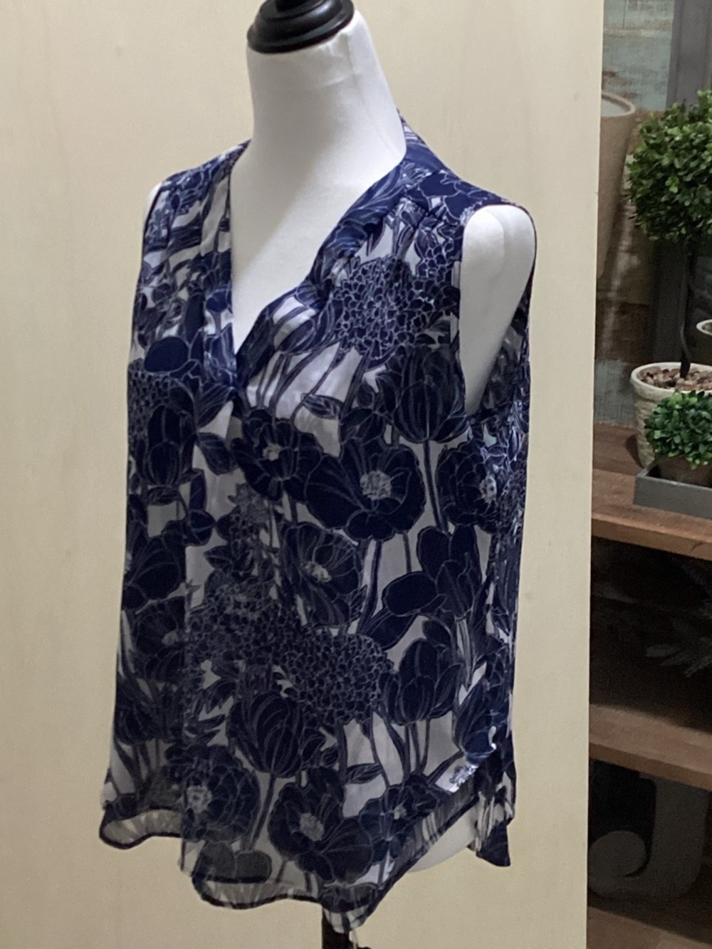Tommy Hilfiger Navy White Floral Sleeveless Double Layer Sheer Blouse Sz S